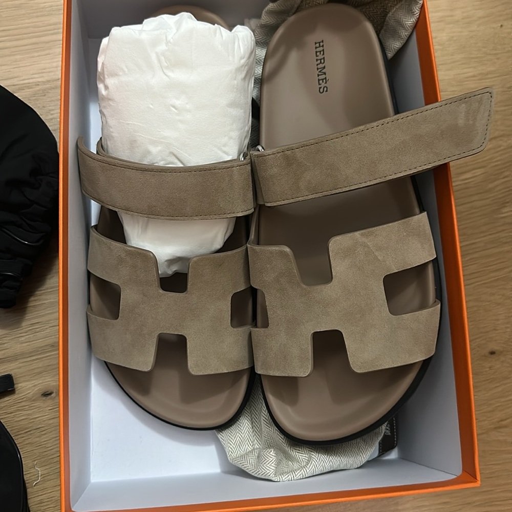 Chypre hermes sandals- box and receipt!!